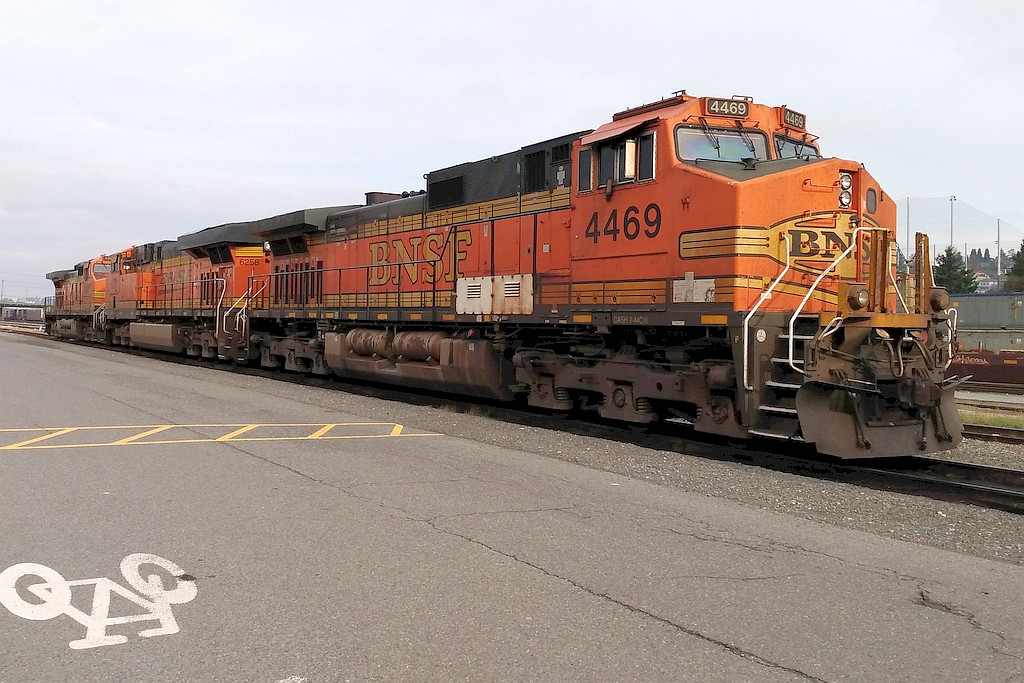 BNSF 4469